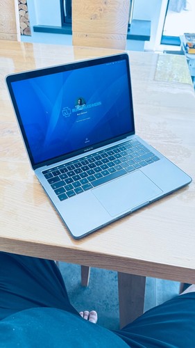 Macbook Pro 2017 13 zoll, 3,1 GHz Dual-Core Intel Core i5; 250GB - Guter Zustand