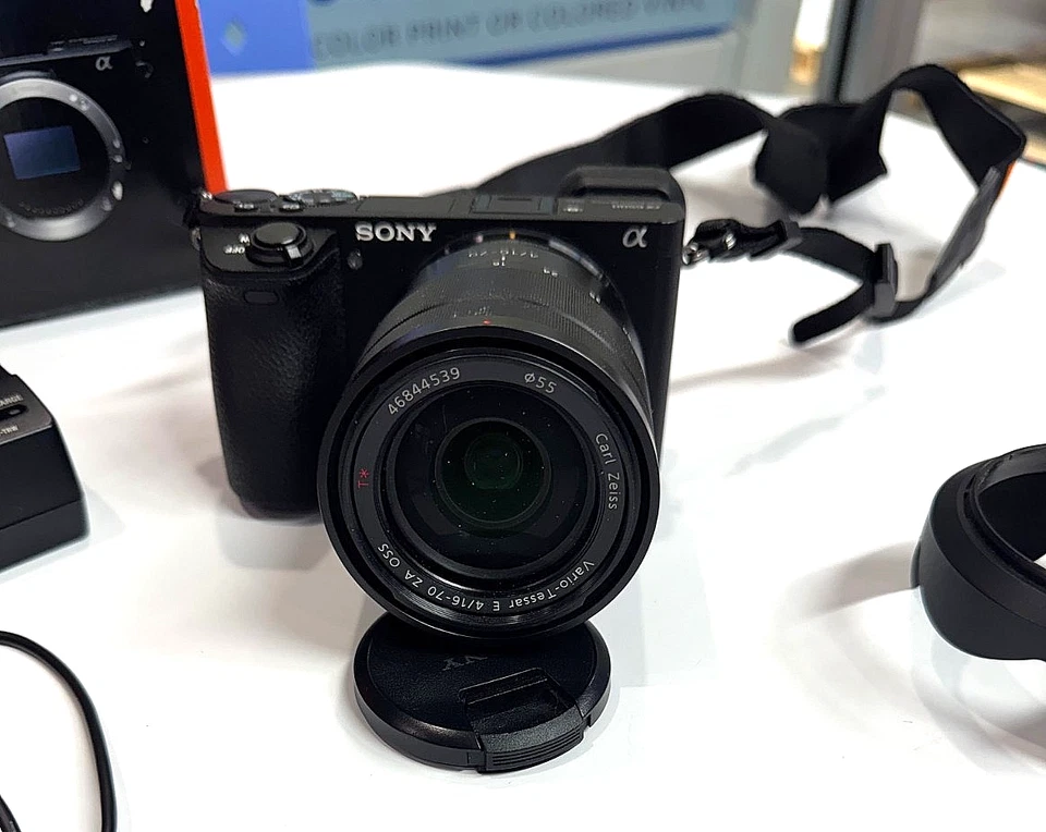 Sony Alpha a6500 Mirrorless  4K WITH ZEISS 16-70 - Image 2 of 4