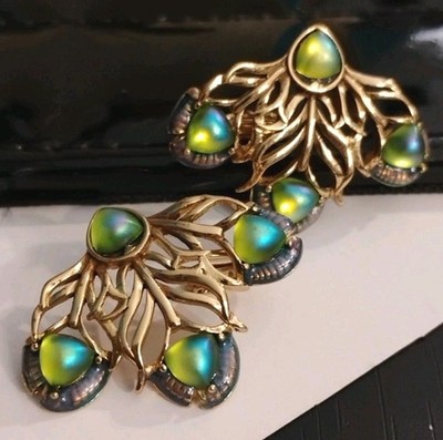 THOMAS BLACKSHEAR ''Ebony Vision Opal Peacock'' Clip on Gold Tone 1.5'' Earrings! 