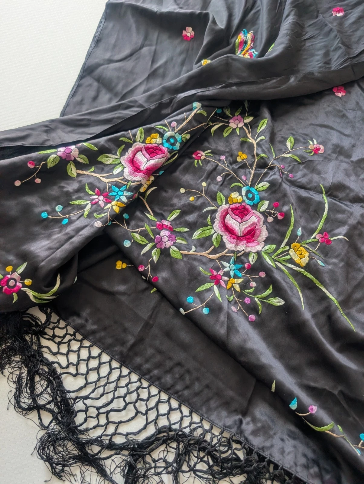 Embroidered Floral Scarf Shawl Black 100% Silk Tassel Women's Accessory
Opens in a new window or tab