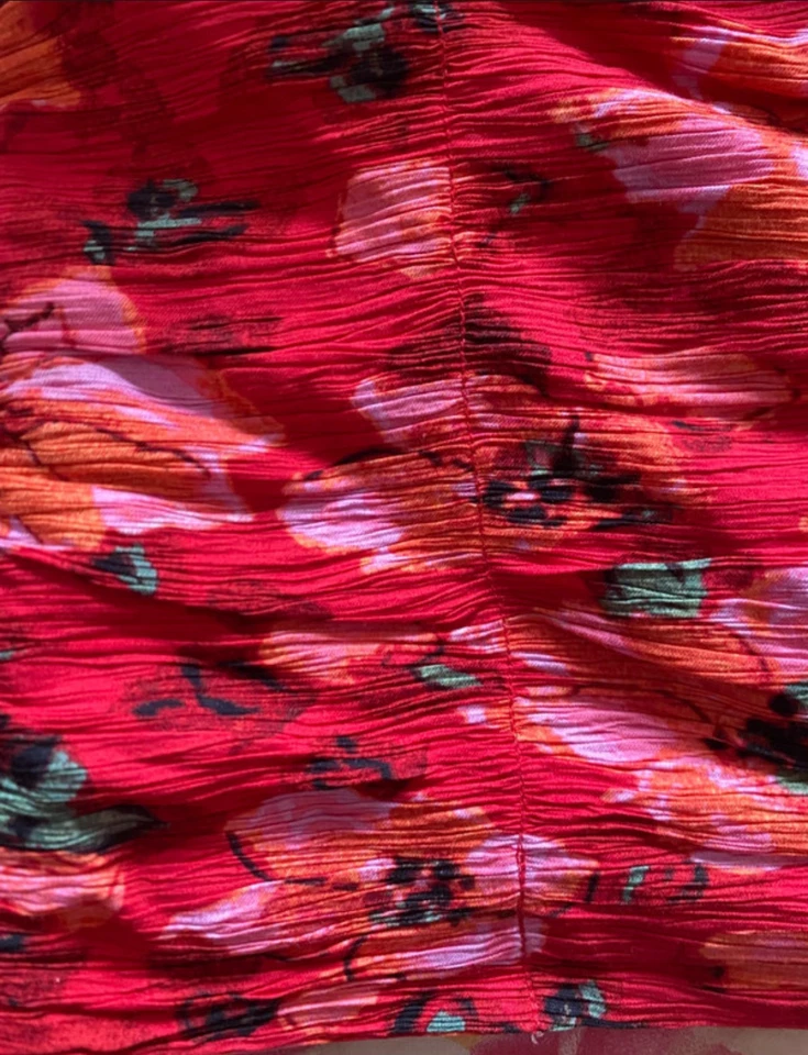 Jupe courte H&M fleurie rouge – neuve – taille 38 🌺 - Photo 3/4