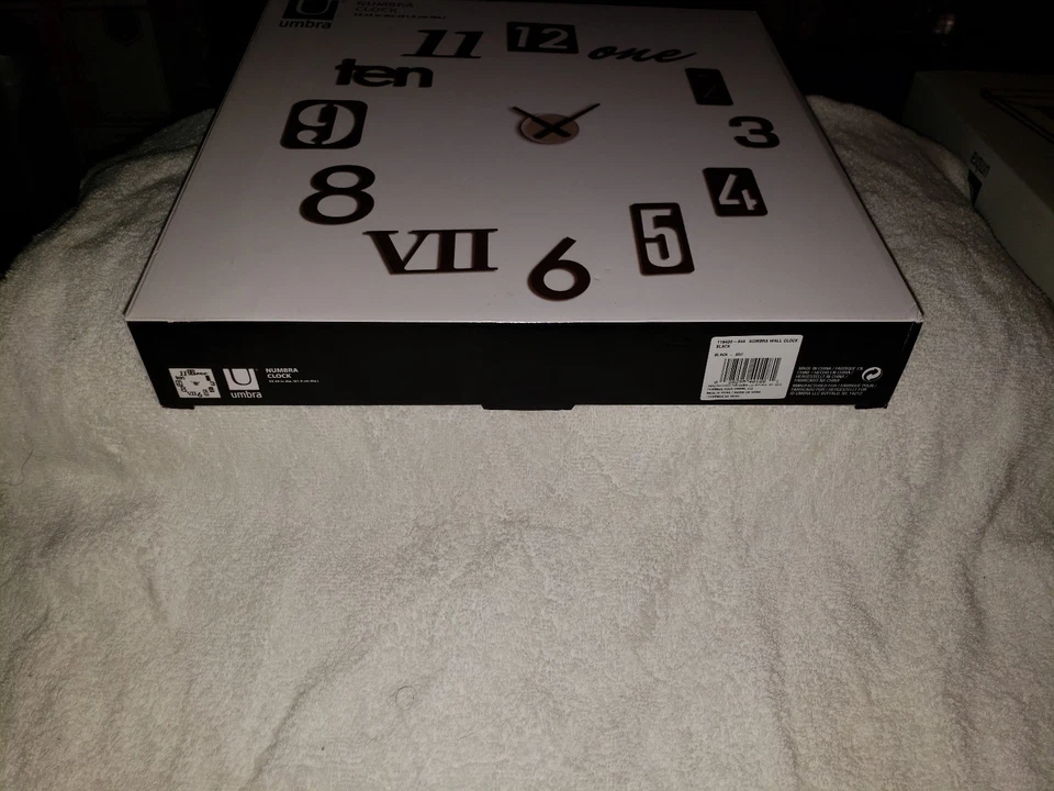 Reloj de Pared Umbra 32.25 Pulgadas Numbra Personalizable Modelo 118430-040 Foto 3 de 4