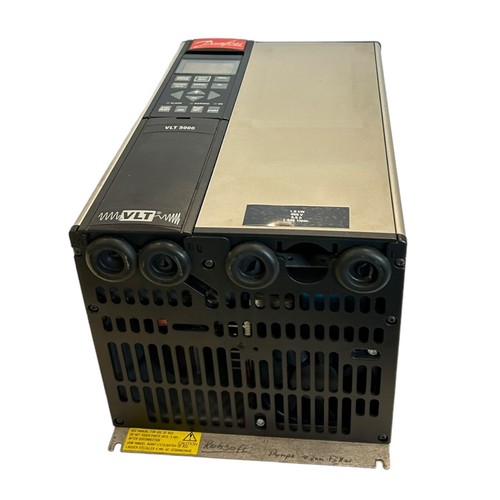 Danfoss 175Z0149 Frequenzumrichter VLT5006PT5C20STR3DLF00A00C0 VLT500 Umrichter - Picture 7 of 12
