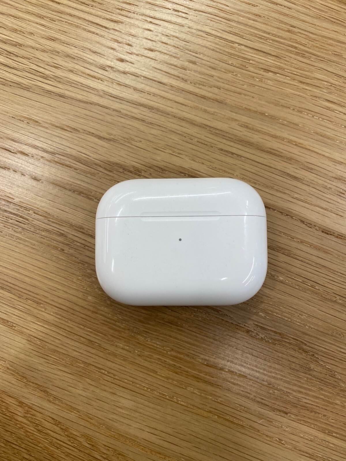 Apple AirPods Pro Wireless Charging Case Only. Original AirPods Pro case-image