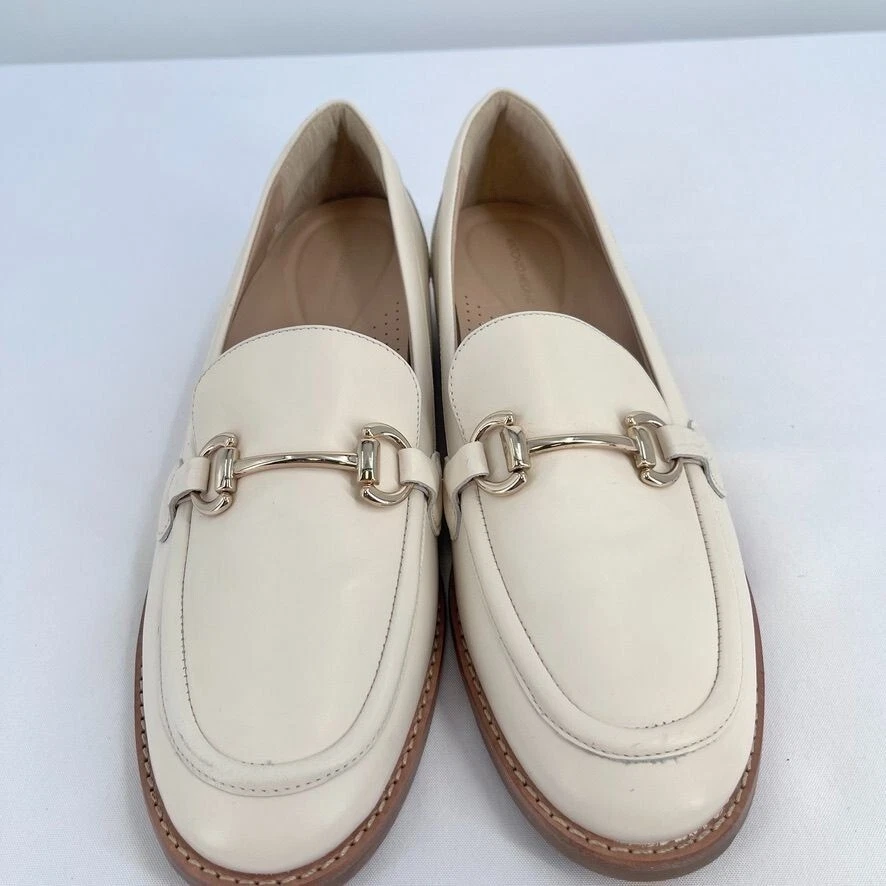 Mocasines Antonio Melani Raegan Bit Hebilla Cuero Adornado Talla 9.5 en Crema Foto 2 de 4