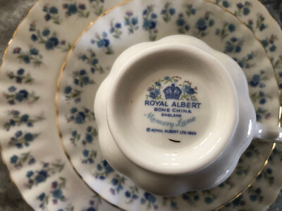 Royal Albert '' Memory Lane''Kaffee- oder Teegeschirr  1 Gedeck