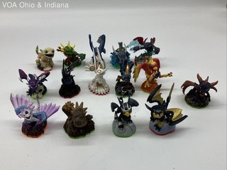 Activision Skylanders Dragon Themed Figure Lot of 14 Mixed Characters Loose
