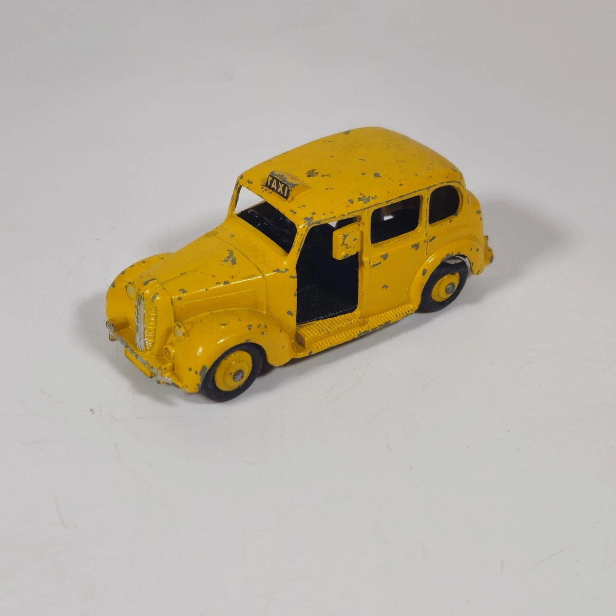 お値下げ！美品　DINKY TOYS プリムス　USA TAXI ミニカー TOMICA No.16 Nippon Kotsu Taxi| TOMICA Series No.1~No.120|Limited ミニカー