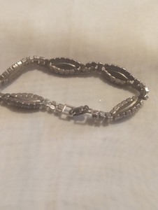 Vintage Bracelet Rhinestones Clear And Black. Silvertone. Nice.
