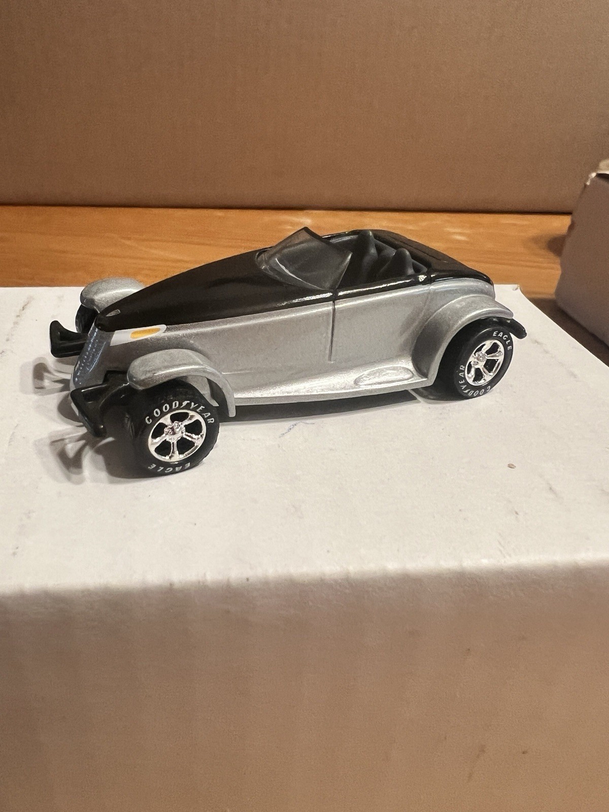 Picture 1 of 8