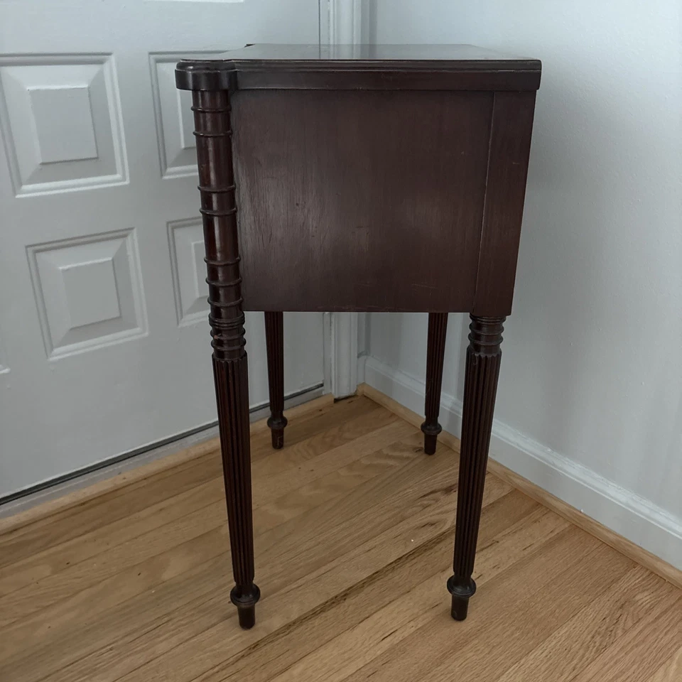 Zeeland Michigan Colonial Manufacturing Company End Phone Table - Mahogany - Image 2 of 4