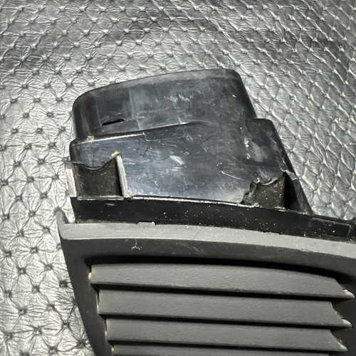 1990-2002 MERCEDES BENZ R129 FRONT RIGHT DASH A/C HEAT AIR VENT OEM Black - Picture 4 of 4