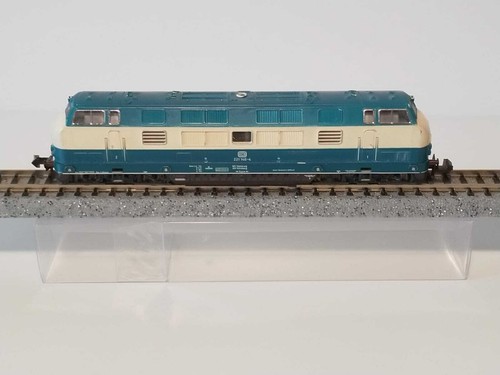 LOCOMOTORA DIÉSEL BR 221 146-4 (EX V2OO-1) DB ÉPOCA IV MINITRIX 12079