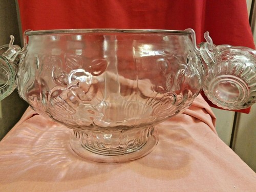 Vtg JEANNETTE Crystal/Fruit Glass Punch Bowl, 8 cups/S Hooks & Ladle Set Of 18 - Picture 5 of 7