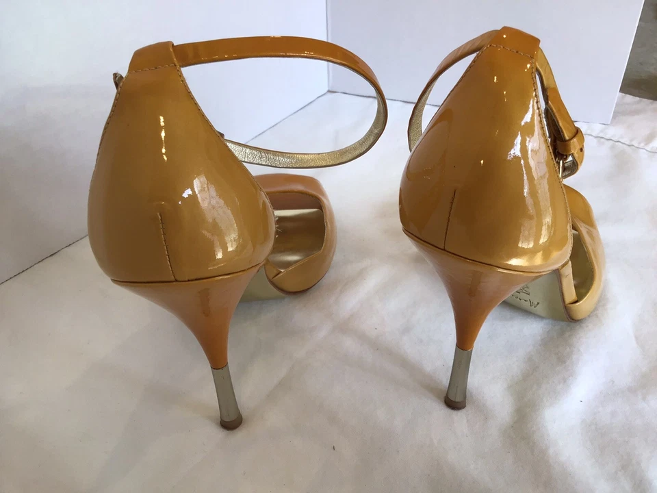 Correa de tacón de aguja vintage para mujer Marciano talla US 8 M ultra alta de 4" dorado/amarillo Foto 3 de 4