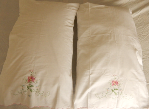 Pair Pillowcases 100% Cotton EMBROIDERED FLORALS Vintage New Decorative 28 x 17" - Picture 14 of 16