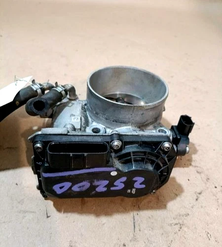 2010-2013 Acura MDX ZDX 3.7L Throttle Body Assembly - Used - Image 2 of 3