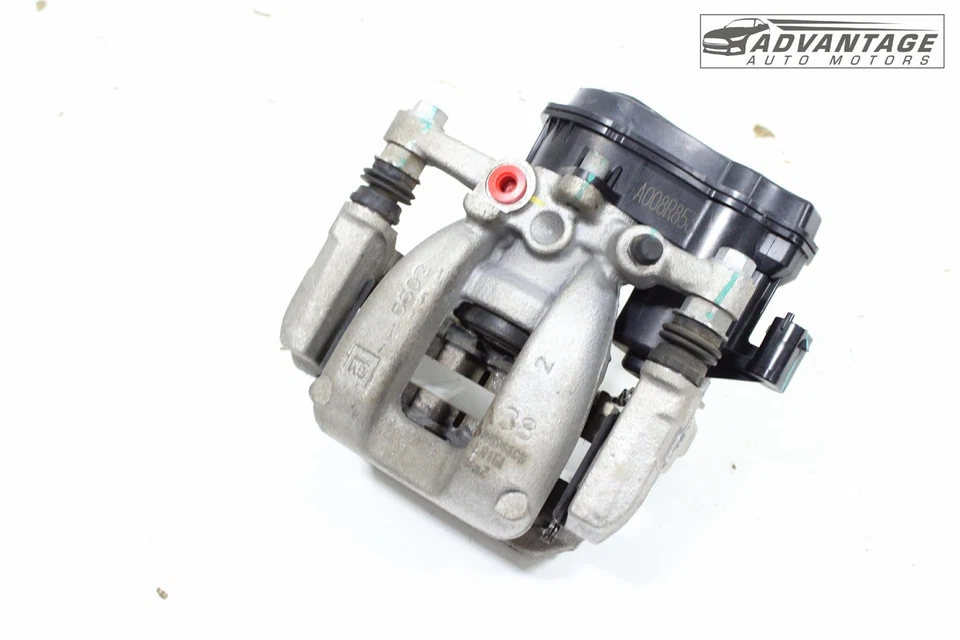 CHEVROLET TRAX 2024-25 TRACCIÓN DELANTERA DISCO TRASERO DERECHO ABS PINZA DE FRENO Y ACTUADOR OEM Foto 2 de 4