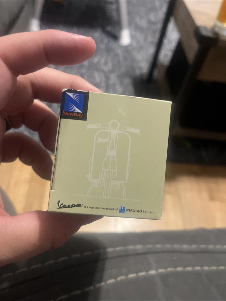 New Ray 1946 Vespa 98 (1946) Diecast With Plastics 1:32 Scale - Image 3 of 4