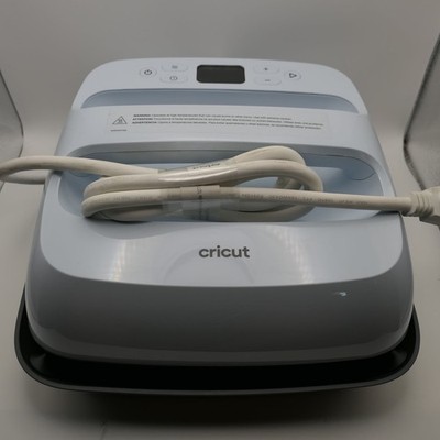 Cricut EasyPress 3 Smart Heat Press Machine Mist - 9'' x 9''