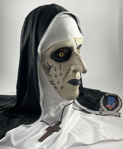 Bonnie Aarons signiert The Nun Demonic Nun Valak Mask A Autogramm BAS COA - Bild 1 von 4
