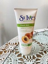 ST IVES APRICOT SCRUB 6oz INVIGORATING