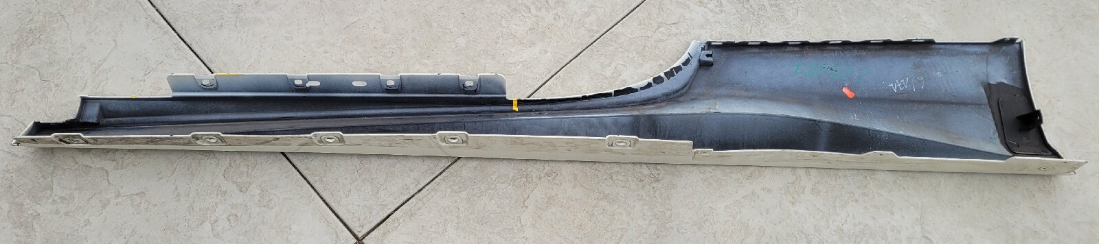 Ferrari 488 Side Skirt, Rocker Panel right side, OEM 086612000 White Molding  