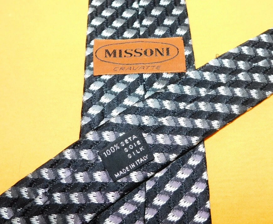 MISSONI MADE IN ITALY CORBATA DELGADA MOTIVO LUNARES NEGROS/GRISES/BLANCOS - CORBATAS DE DISEÑADOR. Foto 3 de 3