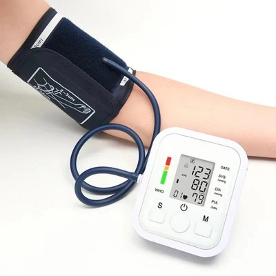 Digital-Blutdruckmessgerät Oberarm LCD Blutdruck Monitor Automatische Pulsmesser
