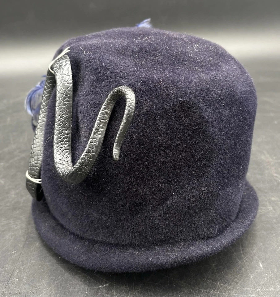 De Colección Azul Marino Oscuro Terciopelo Clotche Cubo Sombrero Halloween Araña Serpiente Broche Plumas Foto 3 de 4