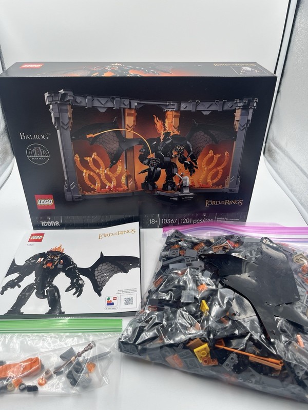 LEGO® Icons The Lord of the Rings: Balrog™ Book Nook 10367