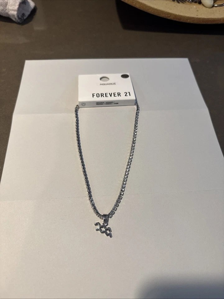 Collar signo zodiacal, plata.  Foto 3 de 4