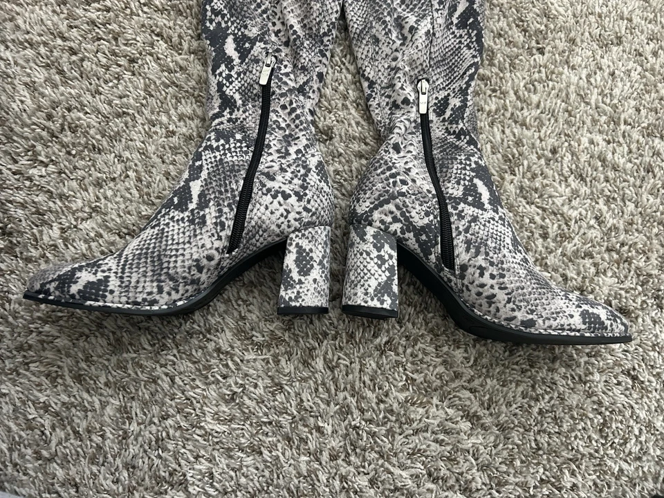 Botas hasta la rodilla Marc Fisher Darton imitación piel de serpiente para mujer talla 6 m Foto 4 de 4