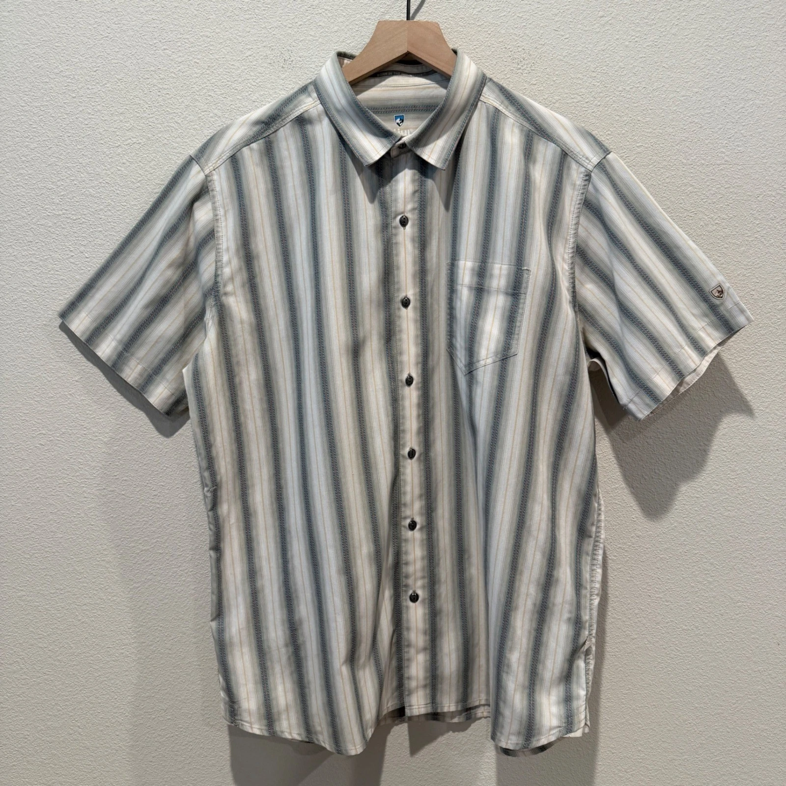 KUHL Mens Button Up Camp Shirt Short Sleeve Hiking Outdoor Casual Gorpcore