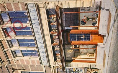 Ansichtskarte ~ Delft, Markt 45, Showroom, Royal Delfter