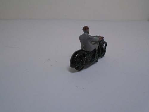 Meccano Ltd.Dinky Toys #37A-G VERSION 9 CICVILIAN MOTORCYCLIST. REFURBISHED..NM - Picture 6 of 12