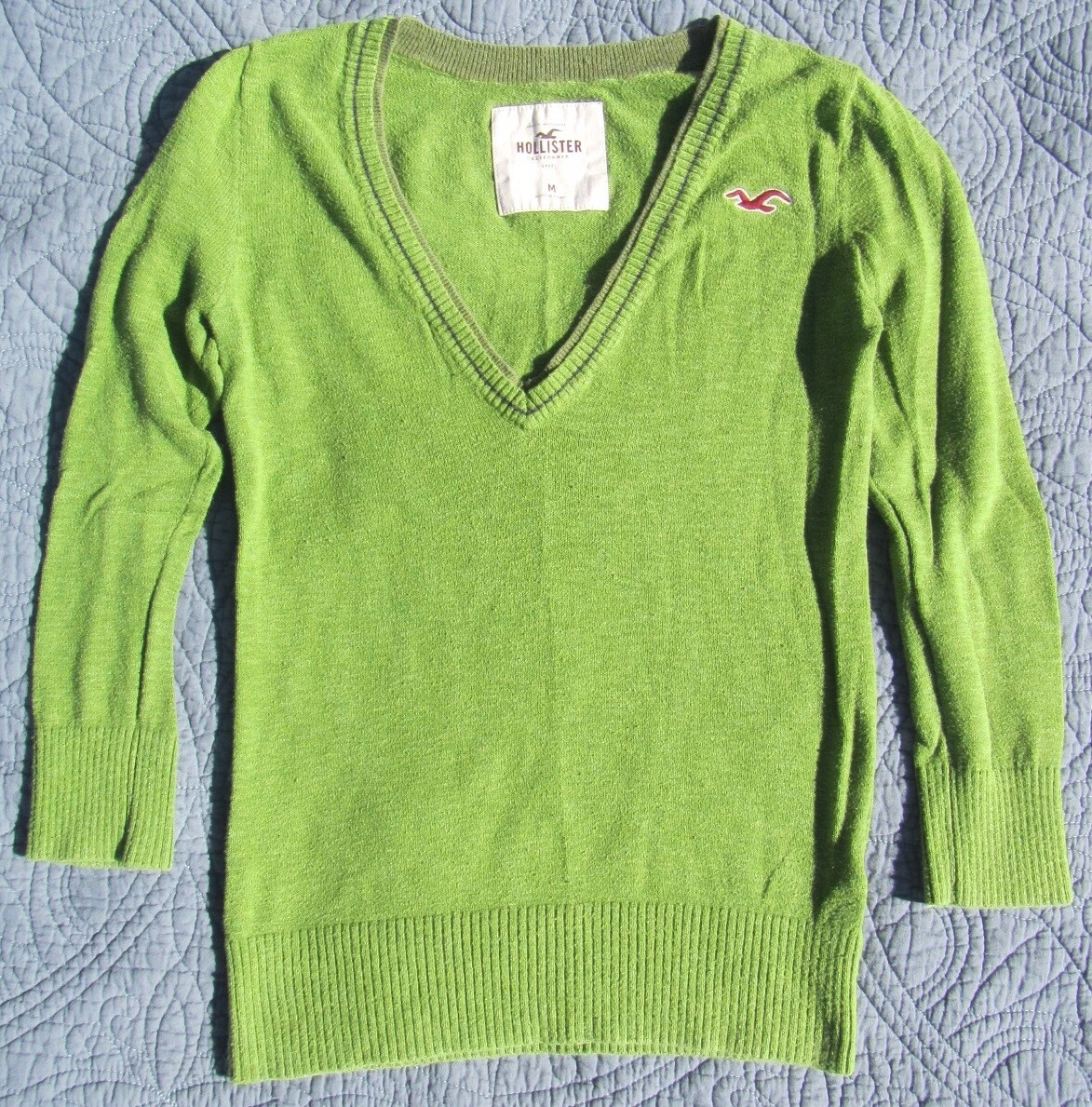 Hollister Women's Sweater V-Neck Pullover Green 3/4 Sleeve Maroon Logo Size  M