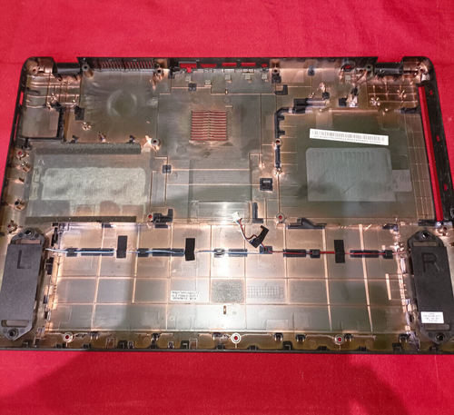 Plasturgie de dessous pour ACER PACKARD BELL