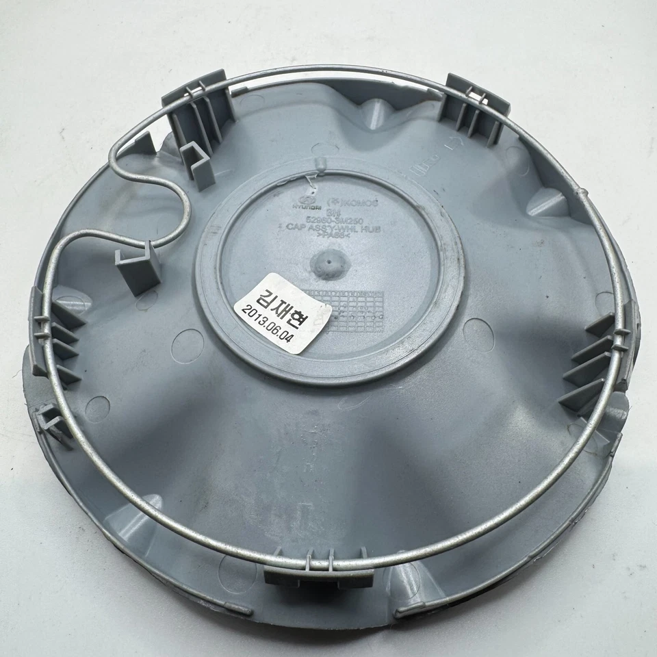 Hyundai Genesis OEM Wheel Center Cap Chrome P/N 52960-3M250 2009 -2014 Foto 2 de 2