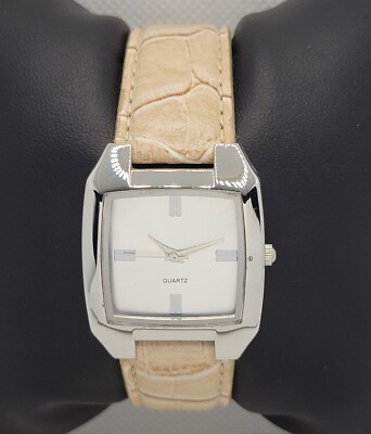 Ladies Beautiful Square Silver Black Tone Beig Faux Leather Band Analog Watch J7