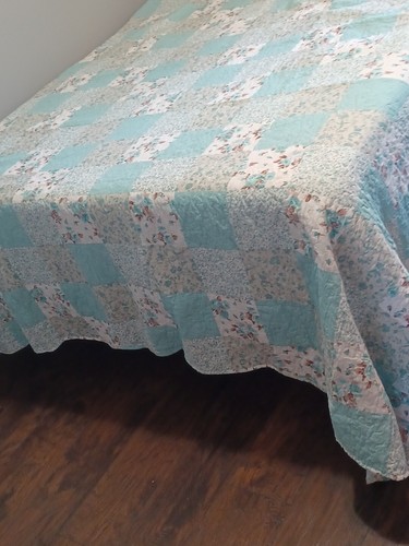 PATHWORK QUILT W/SCALLOPED EDGE FULL/QUEEN - Picture 4 of 8