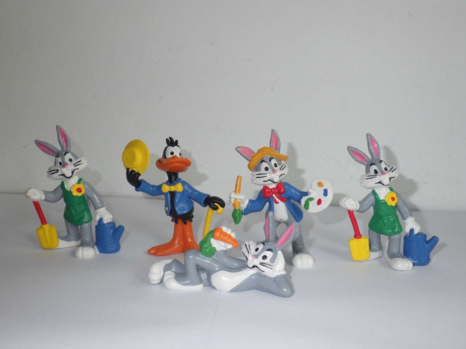 Vintage PVC Figure - Bugs Bunny Daffy Duck Looney Tunes - Bully (B18)