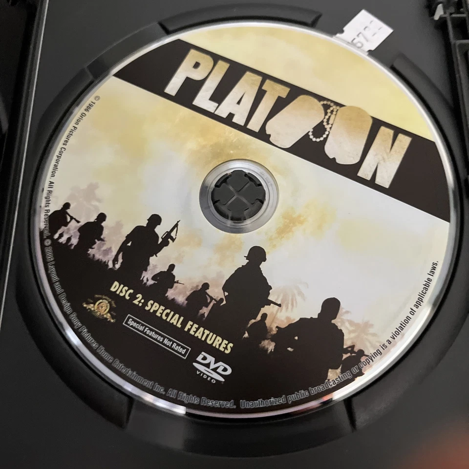 Platoon - Definitive Edition [DVD]  2 Disc Set - Image 4 of 4