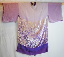 VINTAGE ORIENTAL SILK KIMONO ROBE, HAND EMBROIDERED FLORALS, 20TH CENTURY