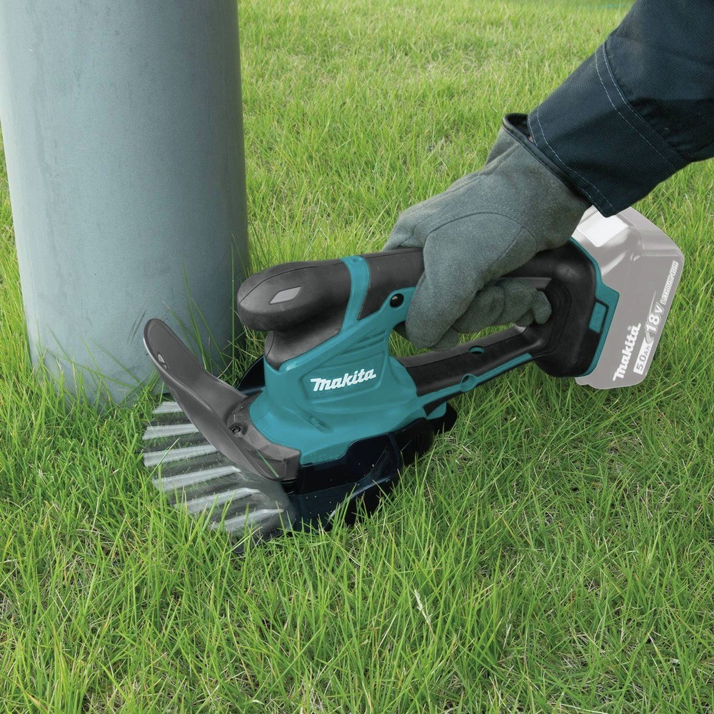 Makita XMU04Z-R 18V LXT 6‑5/16" Cordless Grass Shear Certified Refurbished