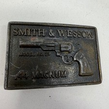 Pistola revólver vintage Smith & Wesson modelo n.º 29,44 Magnum hebilla cinturón latón