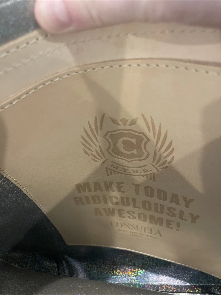 Bolso de Mano para Mujer Consuela Blanco y Tostado Piel de Serpiente con Iridiscencia Arco Iris Interior Foto 4 de 4