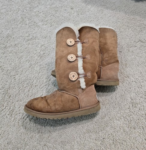 Women's UGG Tall Boots Bailey Button Triplet Button Bootie Size 8 Chestnut Brown