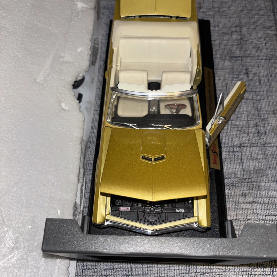 Vehículo diecast Maisto 31884 Maisto 1965 escala 1:18 Pontiac GTO edición Hurst - Foto 4 de 4