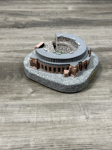 Cleveland Stadium Browns Gold Series Sports Stadium Replica #'d 1056/4750 - Picture 7 of 8